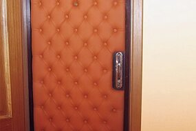 Ремонт межкомнатных дверей: интересные идеи реставрации полотен